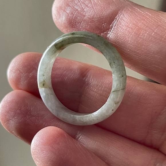 Green jadeite jade size 9.5 ring - Picture 5 of 5